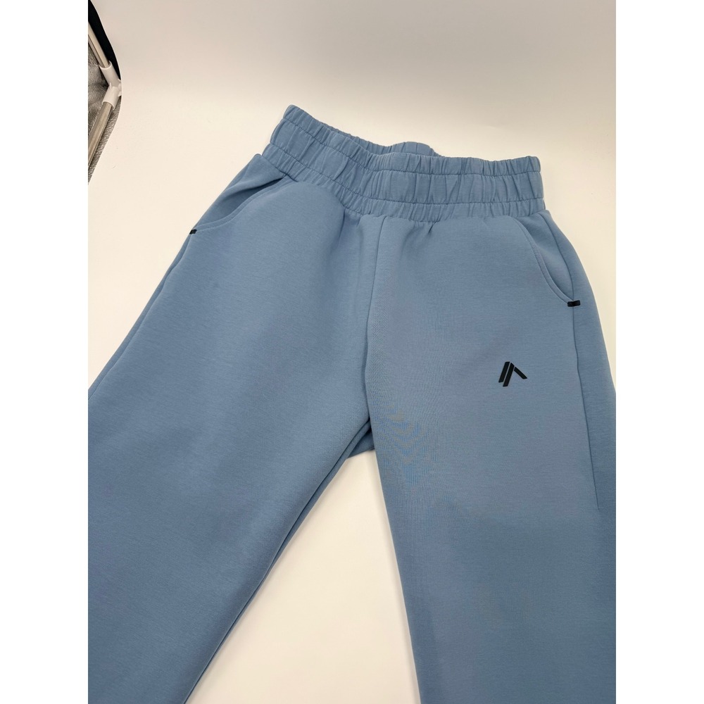 Alphalete ELMTS Relaxed Jogger Fog Blue Medium Athletic Sweatpants Loungewear